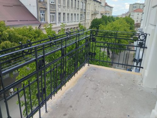 БО025